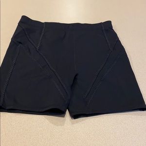 Fabletics High Waisted Statement Motion365 Short